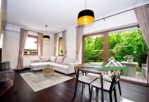 InPoint 2-bedrooms Apartment with private garden and free parking, Kraków
